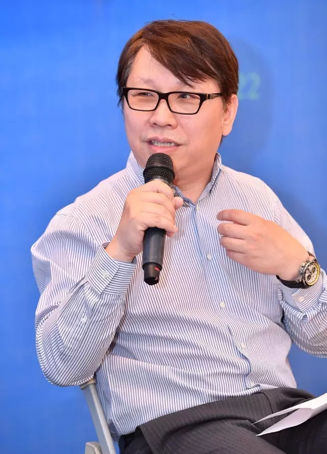 中國建筑學會建筑師分會理事、天華集團董事、總建筑師黃向明